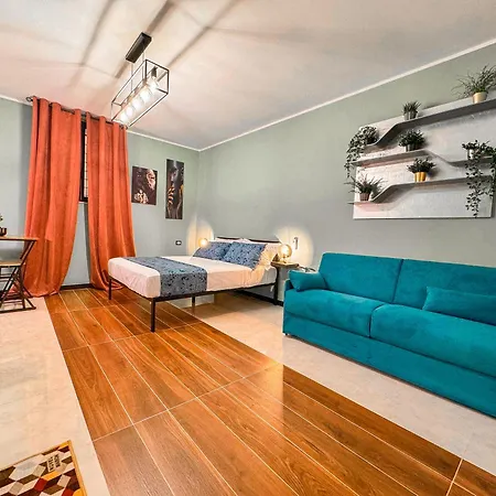 The Quarters * Naples