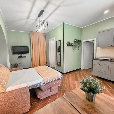 The Quarters * Naples